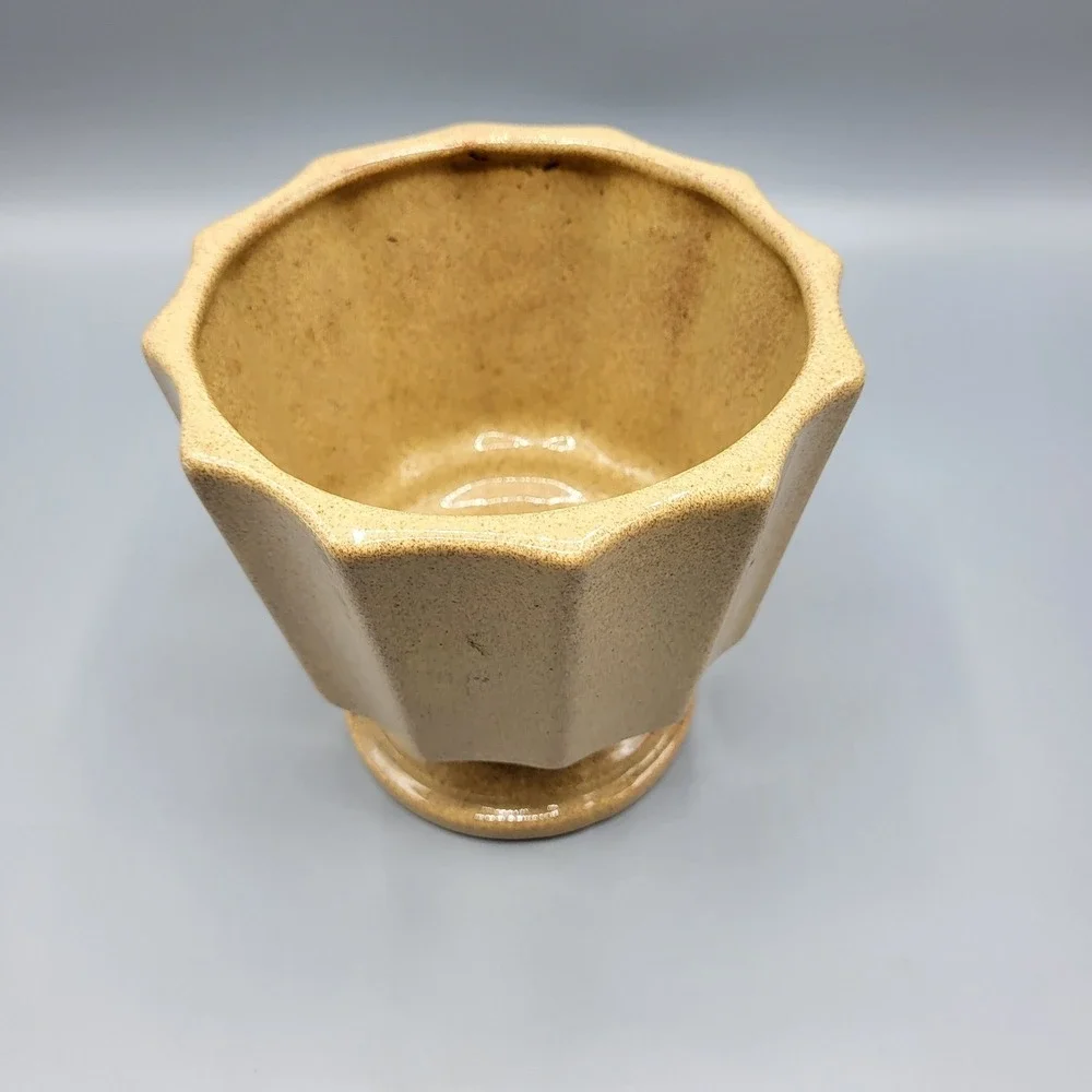 Haeger USA Pottery Fluted Pedestal Planter Vintage Speckled Tan Ceramic Vase